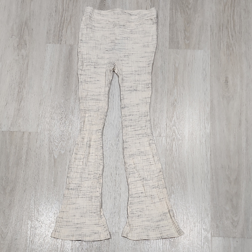 Monrow Cream Ribbed Flare Pants with Subtle Black Speckle